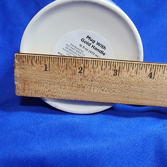 Holiday Style Gold & White Merry & Bright 4" 16 ounce - Picture 4 of 6